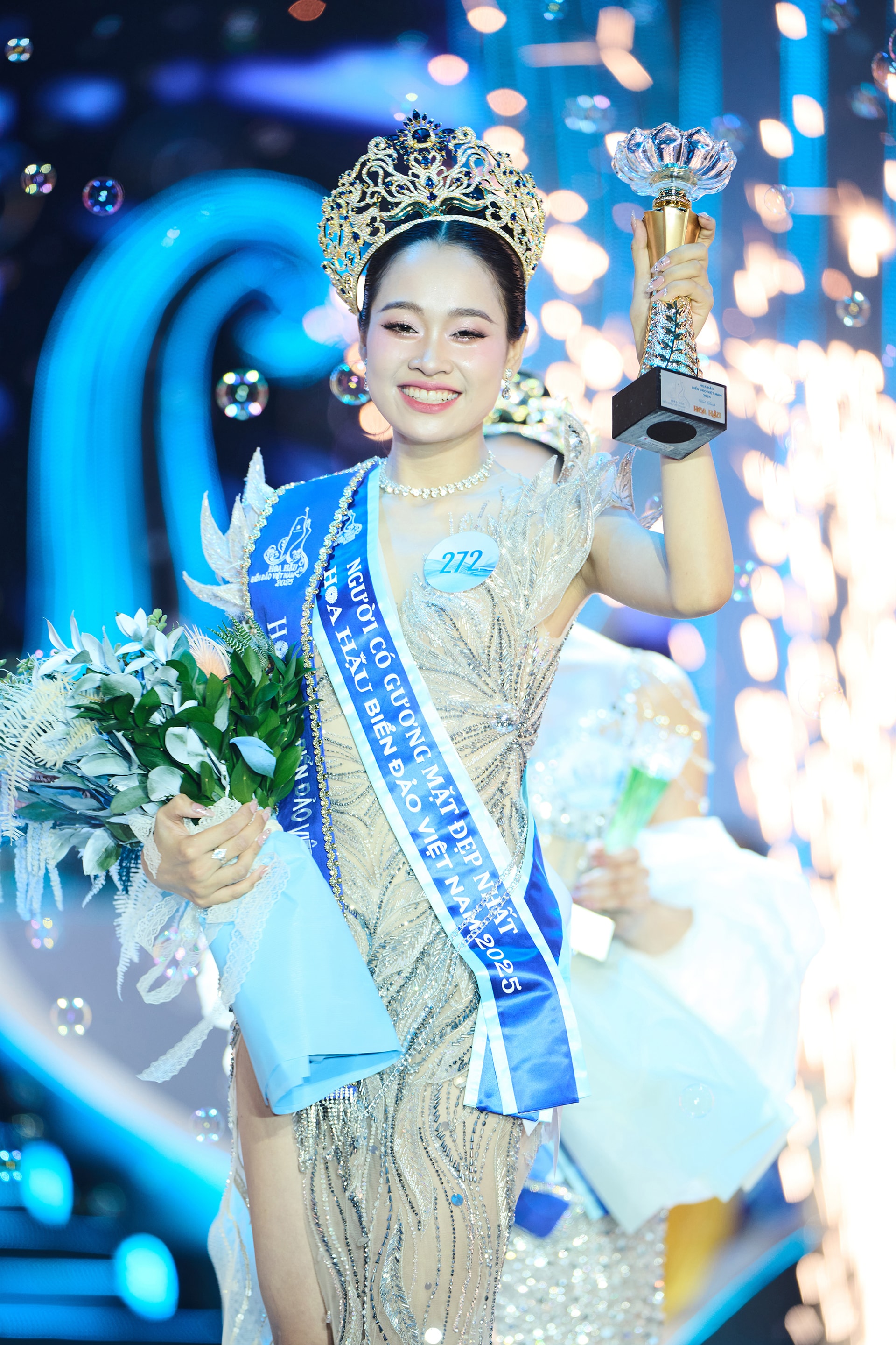 Nguyễn Thị Mỹ Linh đăng quang Hoa hậu Biển đảo Việt Nam 2025.