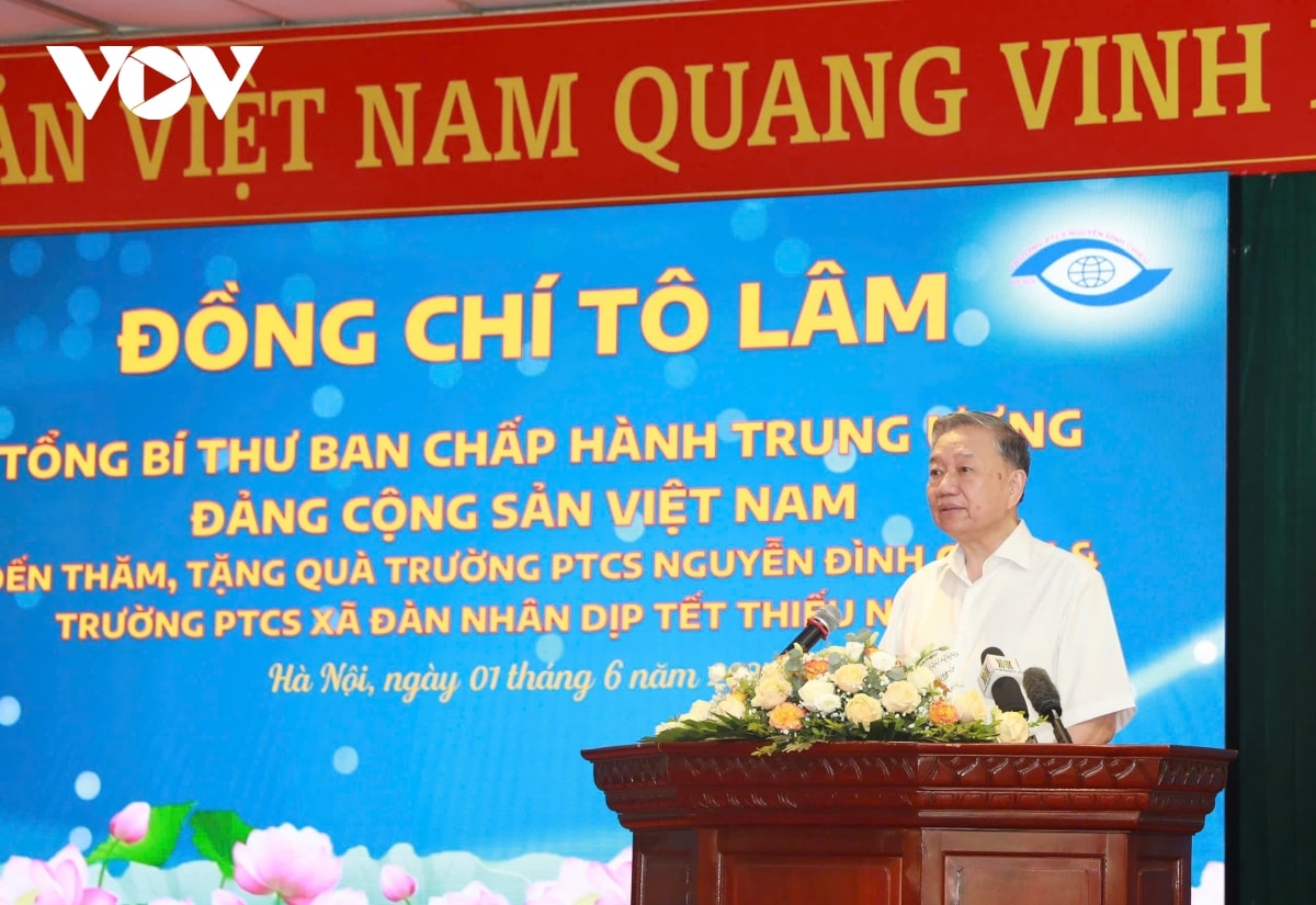 tổng bí thư tô lâm thăm và tặng quà trường nguyễn Đình chiểu và xã Đàn hình ảnh 4 tong bi thu to lam tham va tang qua truong nguyen Dinh chieu va xa Dan hinh anh 4