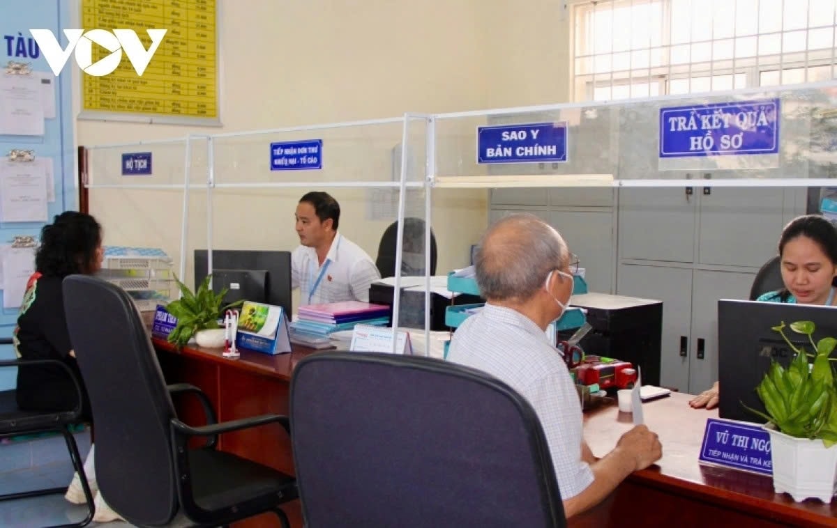 Đề xuất quy định về biên chế và số lượng phòng thuộc ubnd cấp xã hình ảnh 1 De xuat quy dinh ve bien che va so luong phong thuoc ubnd cap xa hinh anh 1