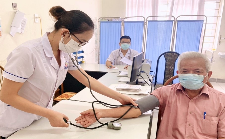 nắng nóng, các bệnh viện chủ động bảo vệ sức khoẻ người bệnh và nhân viên y tế hình ảnh 1 nang nong, cac benh vien chu dong bao ve suc khoe nguoi benh va nhan vien y te hinh anh 1