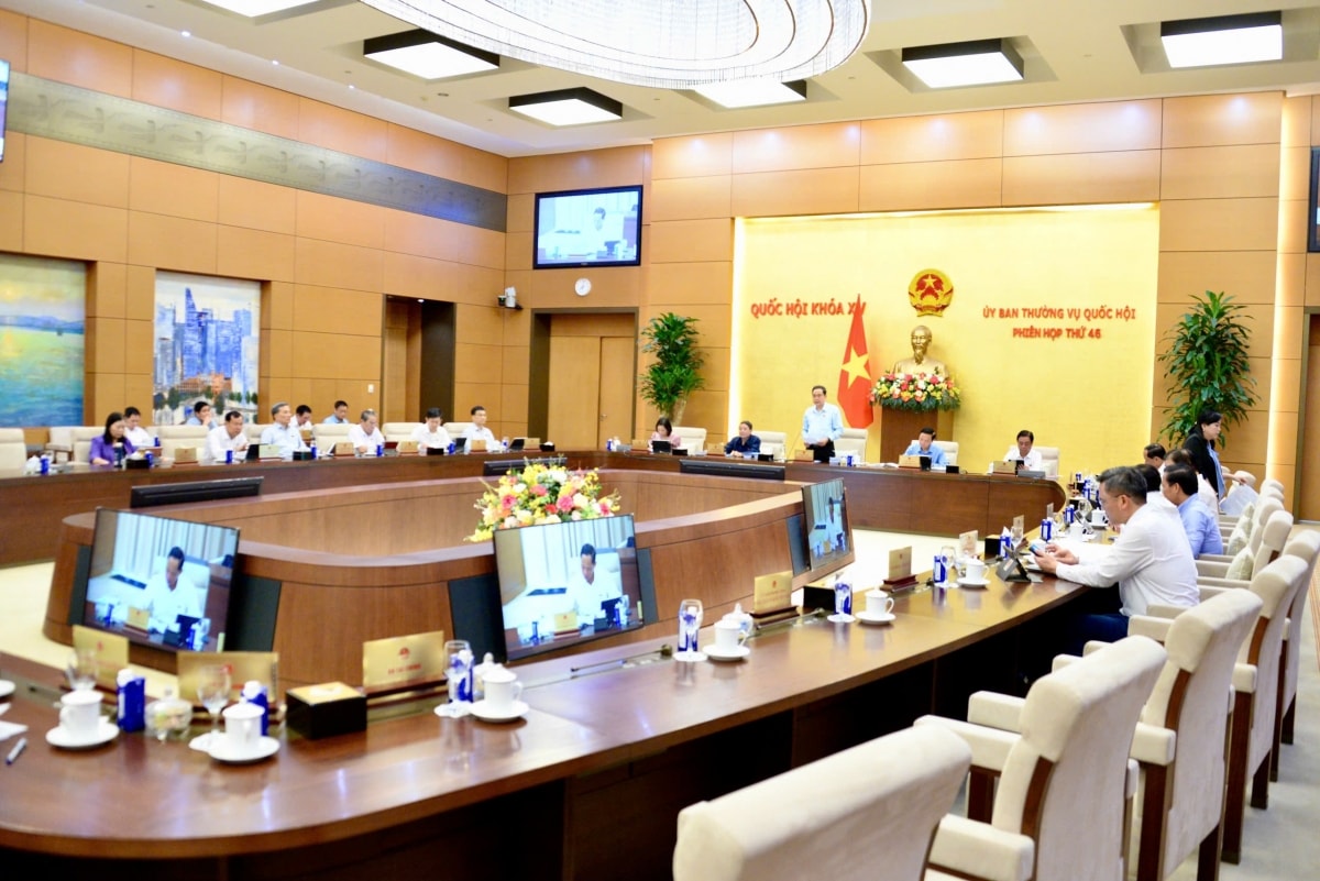 mỗi văn bản được thông qua phải thuyết phục và khả thi trong thực tiễn hình ảnh 1 moi van ban duoc thong qua phai thuyet phuc va kha thi trong thuc tien hinh anh 1