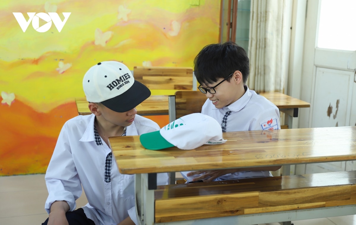 nam sinh cong ban di thi vao 10 du duoc tuyen thang hinh anh 1