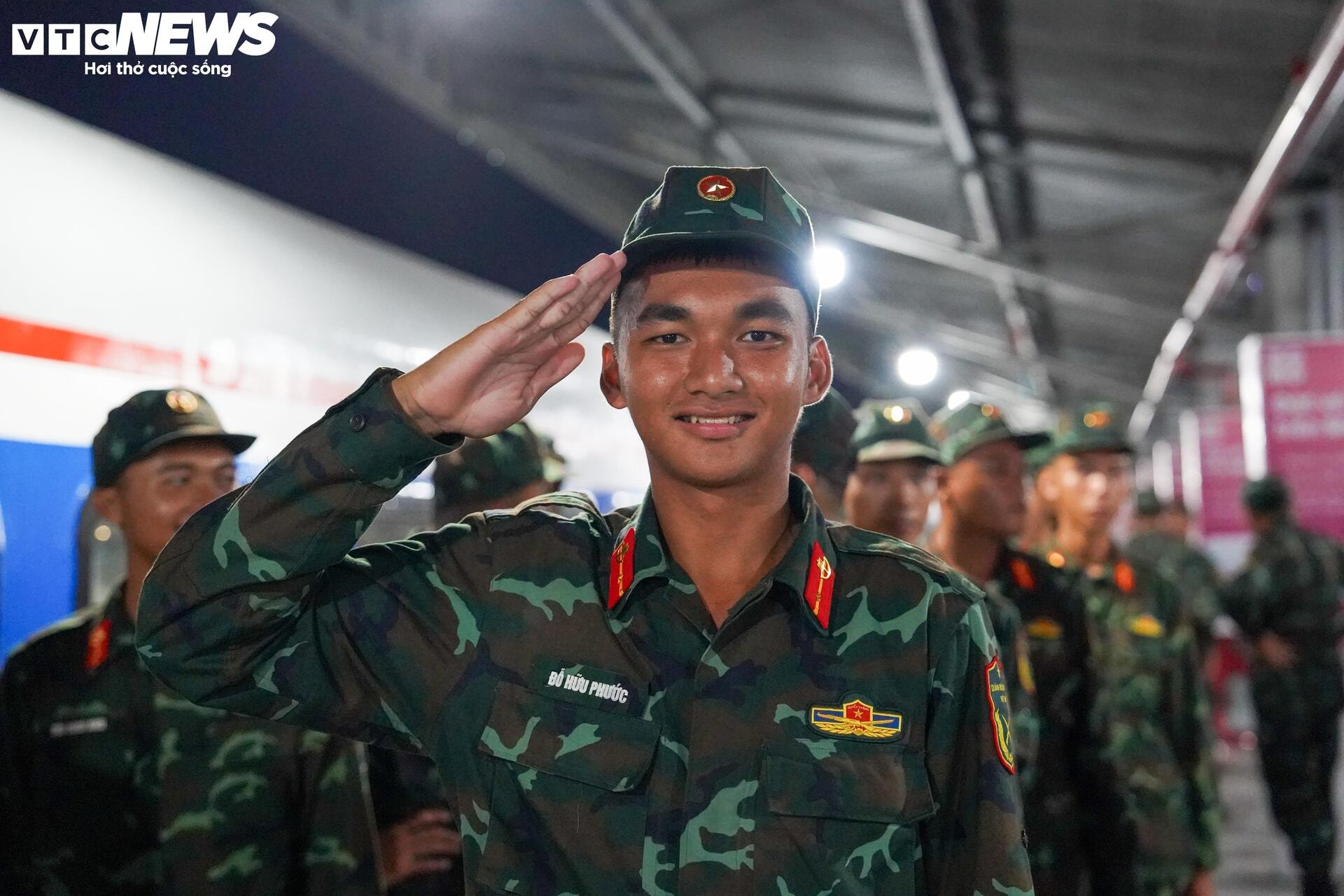 Cán bộ, chiến sĩ TP.HCM ra Bắc tham gia diễu binh kỷ niệm 80 năm Quốc khánh - 10