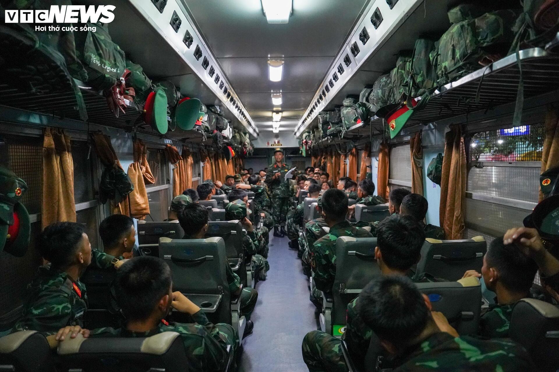 Cán bộ, chiến sĩ TP.HCM ra Bắc tham gia diễu binh kỷ niệm 80 năm Quốc khánh - 11