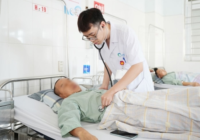 Bệnh nhân bị rối loạn điện giải, suy thận cấp do mất nước được điều trị tại Bệnh viện Bãi Cháy. (Ảnh: BVCC)