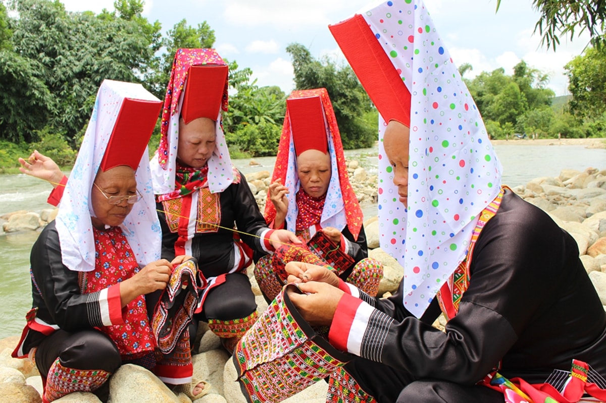 bo vhttdl cong bo them 11 di san van hoa phi vat the quoc gia hinh anh 2