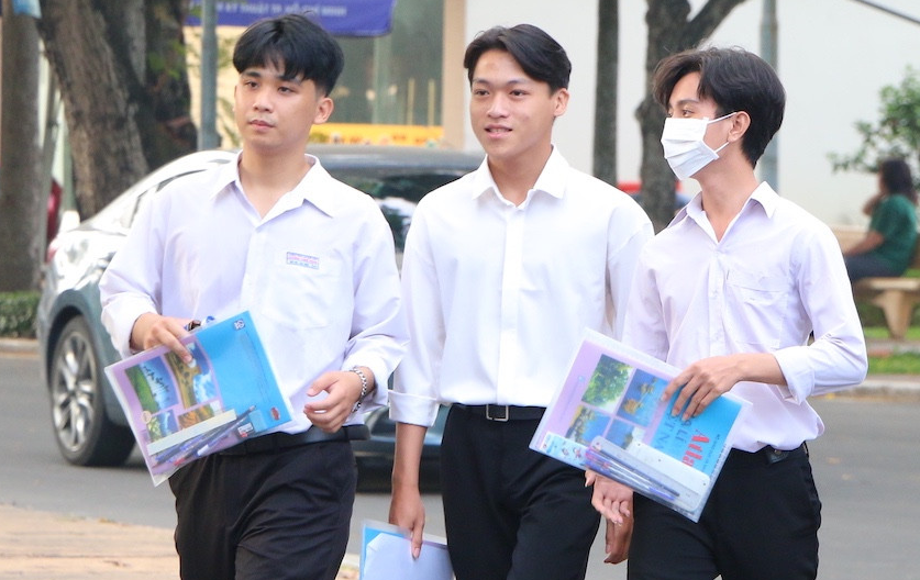 Mùa tuyển sinh năm nay, nhiều trường đại học đột ngột