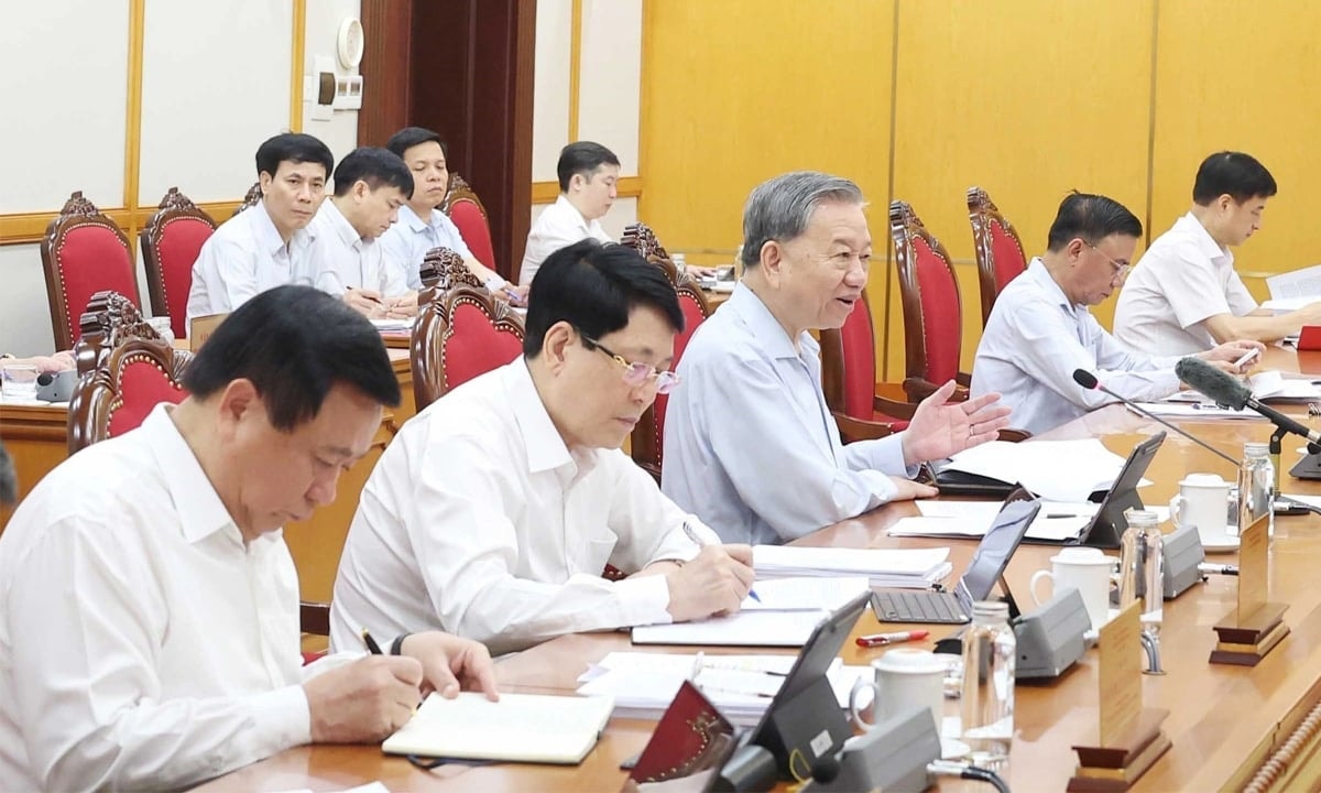 Tổng Bí thư Tô Lâm chủ trì cuộc họp của Bộ Chính trị về sắp xếp tổ chức bộ máy và đơn vị hành chính, ngày 6/6. (Ảnh: TTXVN)