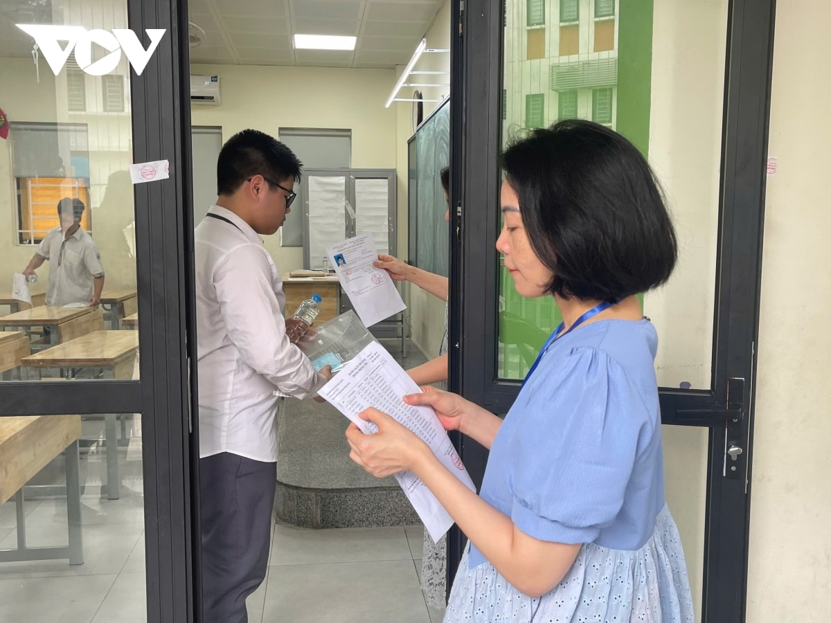 103.000 thi sinh ha noi buoc vao mon thi dau tien ky thi vao 10 hinh anh 16