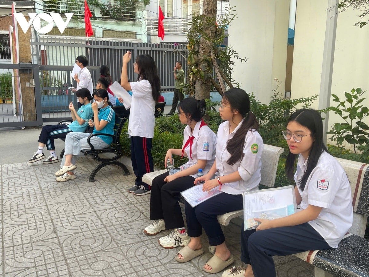 103.000 thi sinh ha noi buoc vao mon thi dau tien ky thi vao 10 hinh anh 4