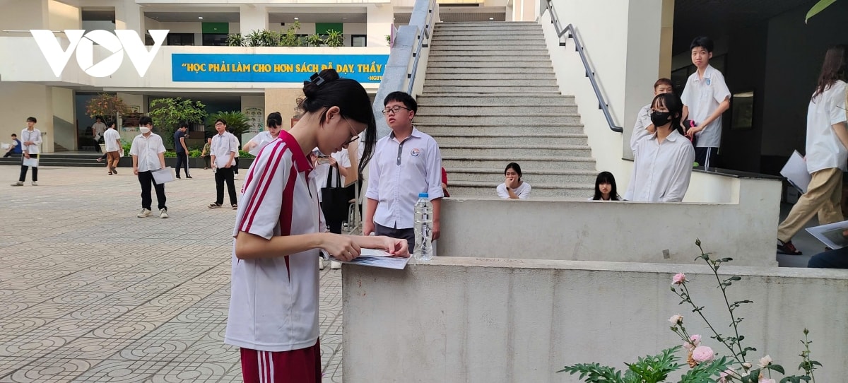 103.000 thi sinh ha noi buoc vao mon thi dau tien ky thi vao 10 hinh anh 5
