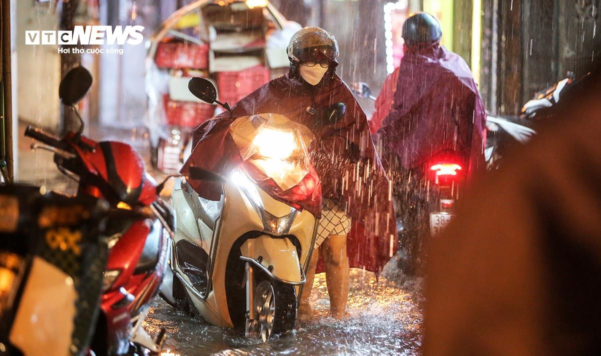 Chiều tối và đêm nay 8/6, miền Bắc cục bộ mưa to đến rất to. (Ảnh minh họa: Ngô Nhung)