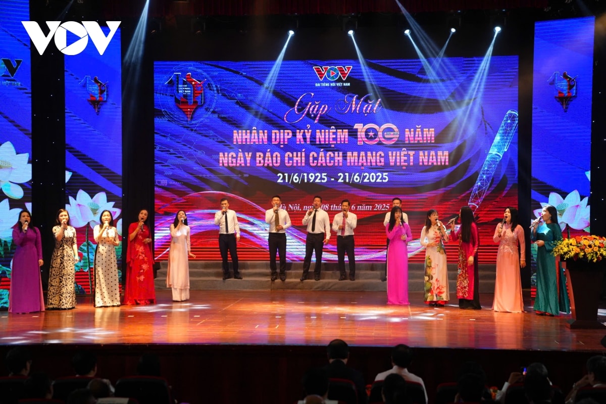 toan canh buoi gap mat nhan ky niem 100 nam ngay bao chi cach mang viet nam tai vov hinh anh 12