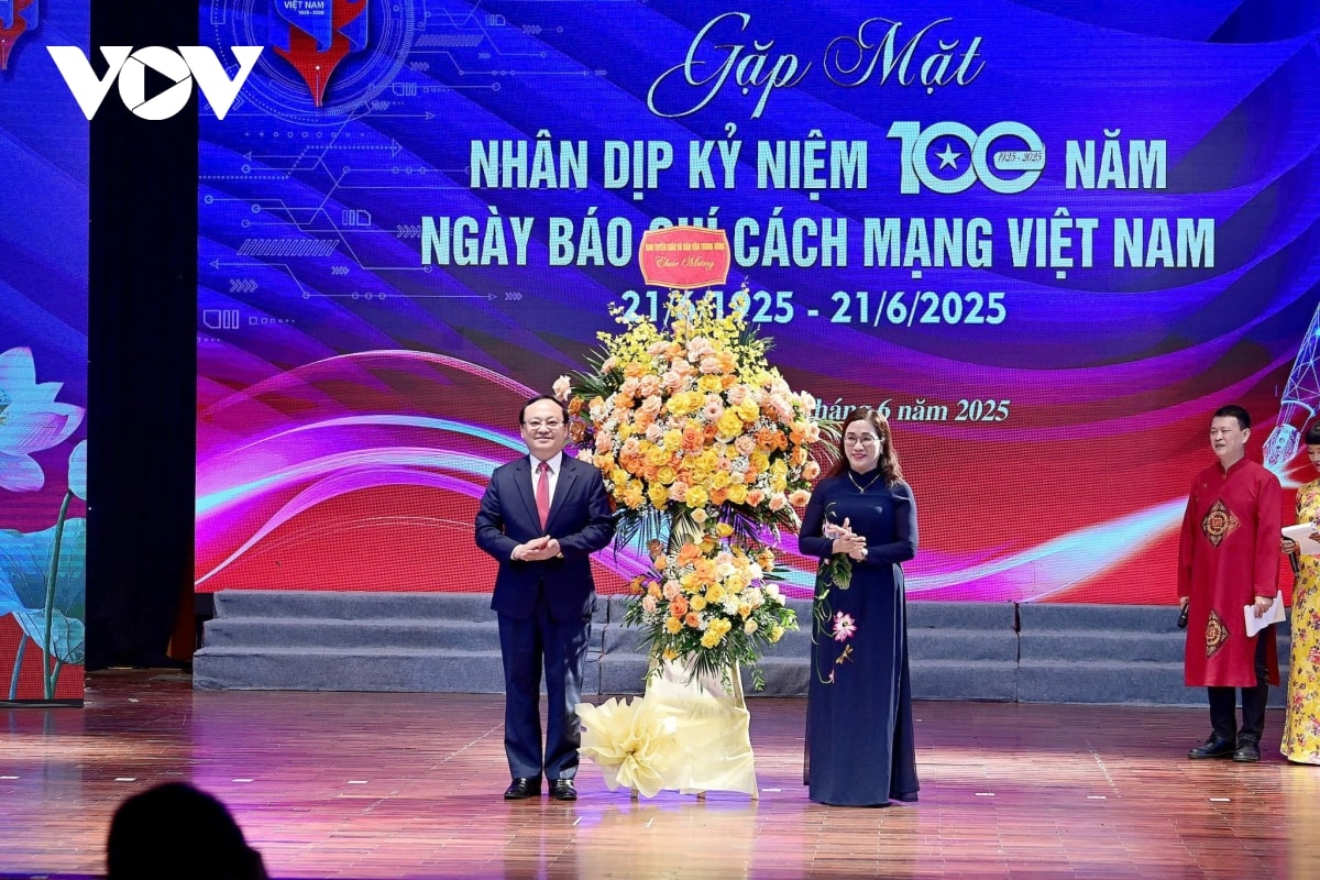 toan canh buoi gap mat nhan ky niem 100 nam ngay bao chi cach mang viet nam tai vov hinh anh 5