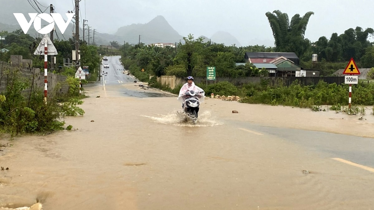 mua lon gay thiet hai nang tai thanh pho lai chau hinh anh 1