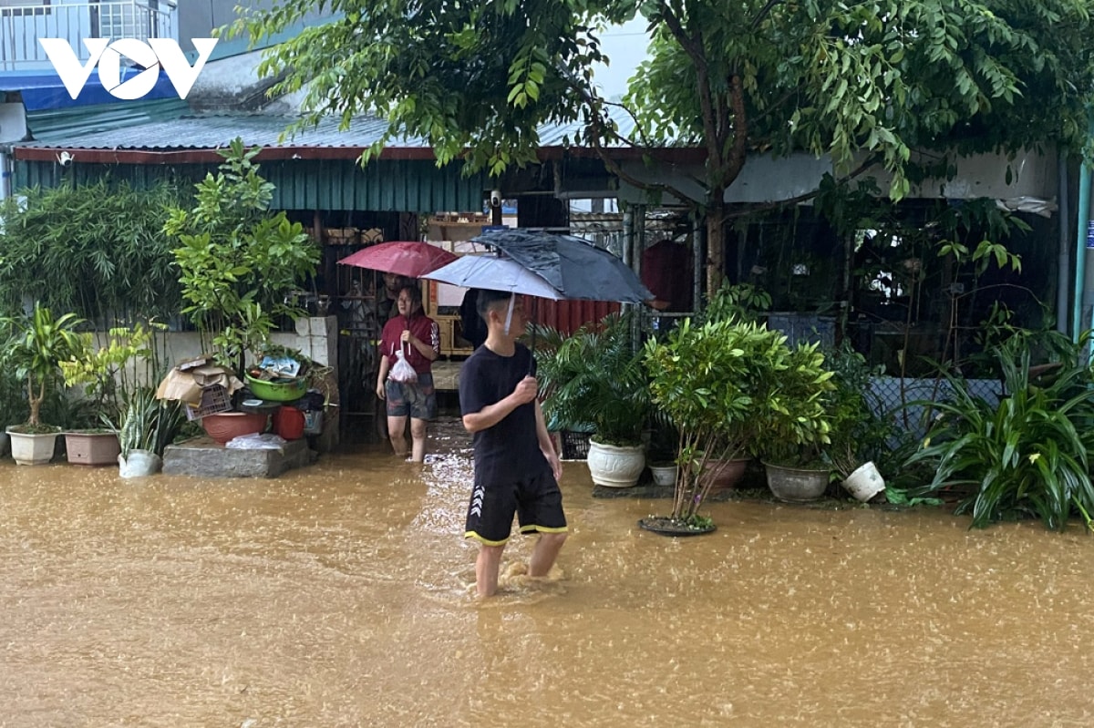 mua lon gay thiet hai nang tai thanh pho lai chau hinh anh 2