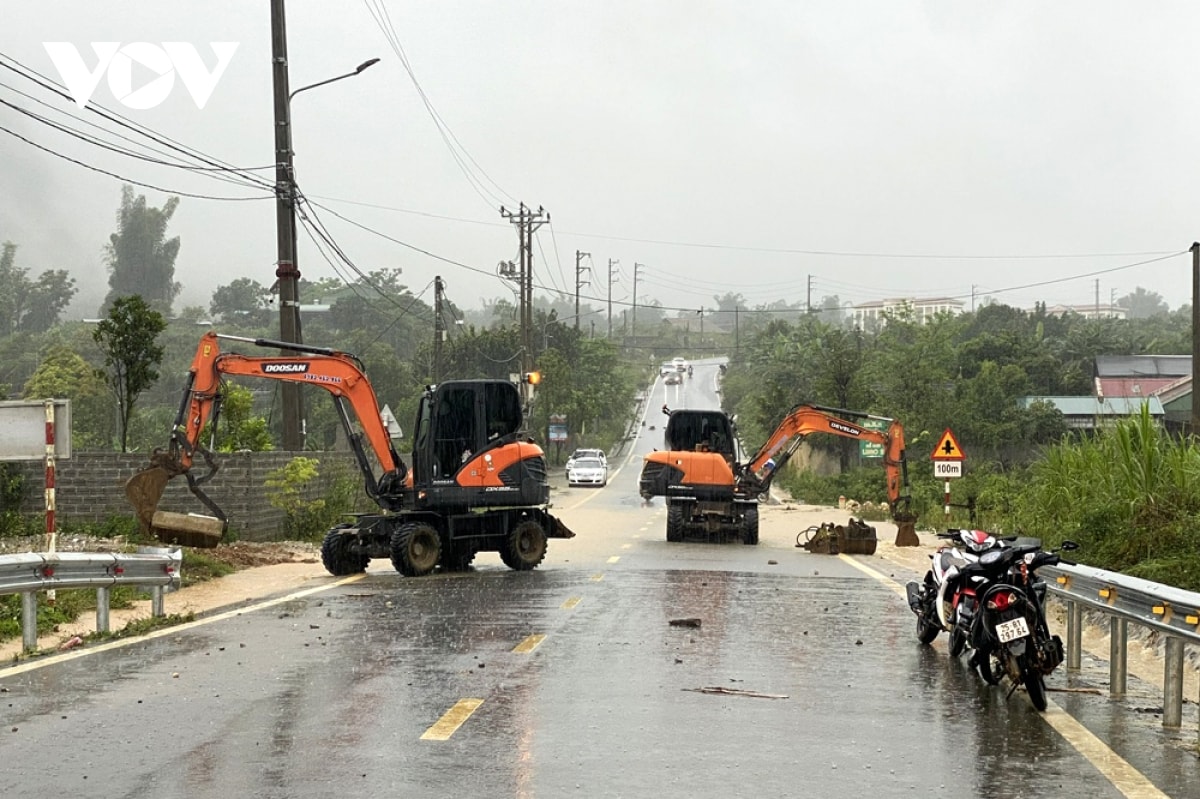 mua lon gay thiet hai nang tai thanh pho lai chau hinh anh 6