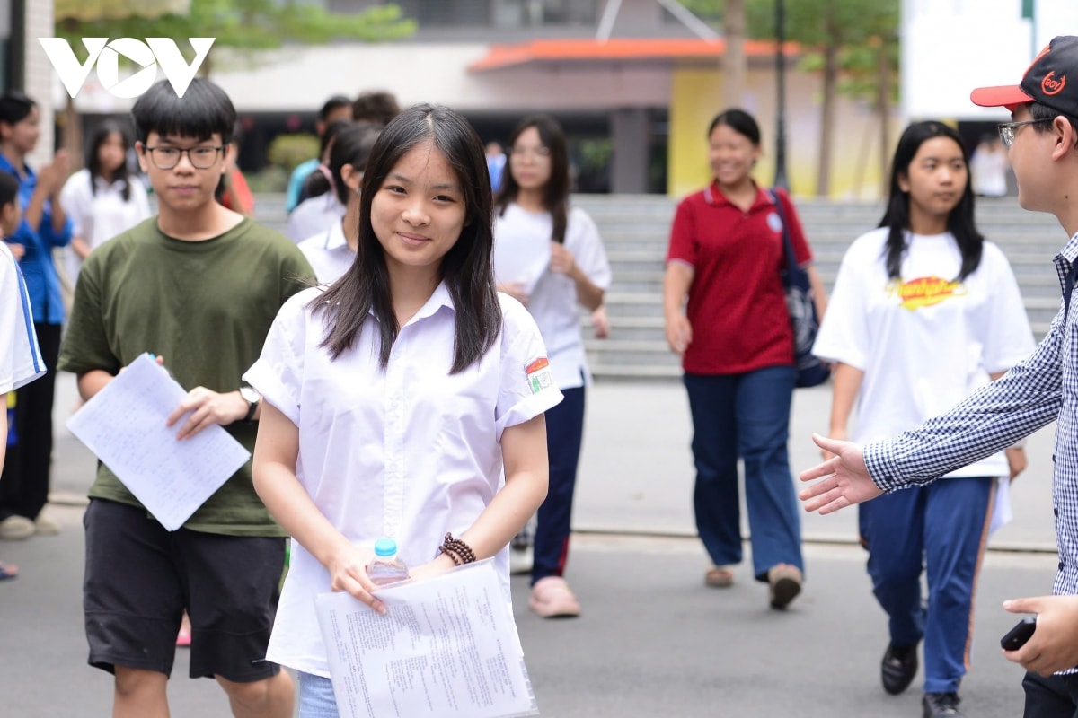 cuoc dua vao truong chuyen ha noi khep lai, thi sinh vui vi co gang het minh hinh anh 7
