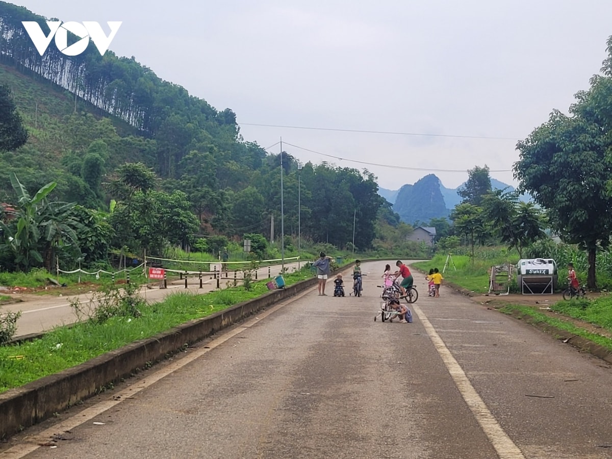hàng chục hộ dân khu vực bị sụt lún đất ở bắc kạn sống trong sợ hãi hình ảnh 6 hang chuc ho dan khu vuc bi sut lun dat o bac kan song trong so hai hinh anh 6