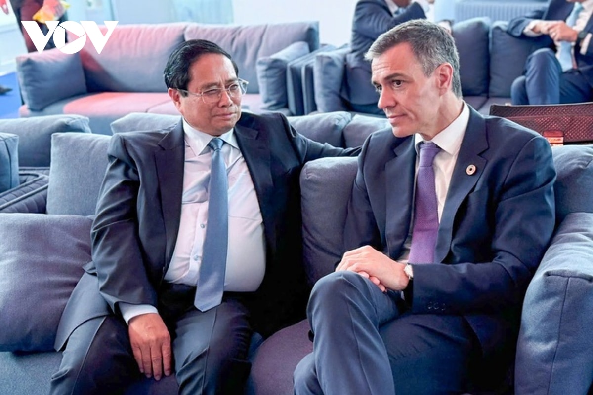 thủ tướng phạm minh chính gặp thủ tướng tây ban nha pedro sanchez hình ảnh 1 thu tuong pham minh chinh gap thu tuong tay ban nha pedro sanchez hinh anh 1