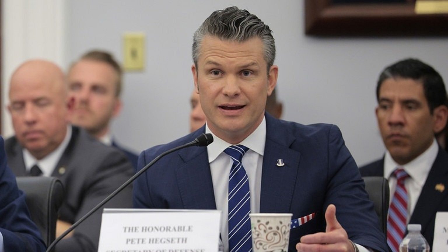 Bộ trưởng Quốc phòng Mỹ Pete Hegseth.