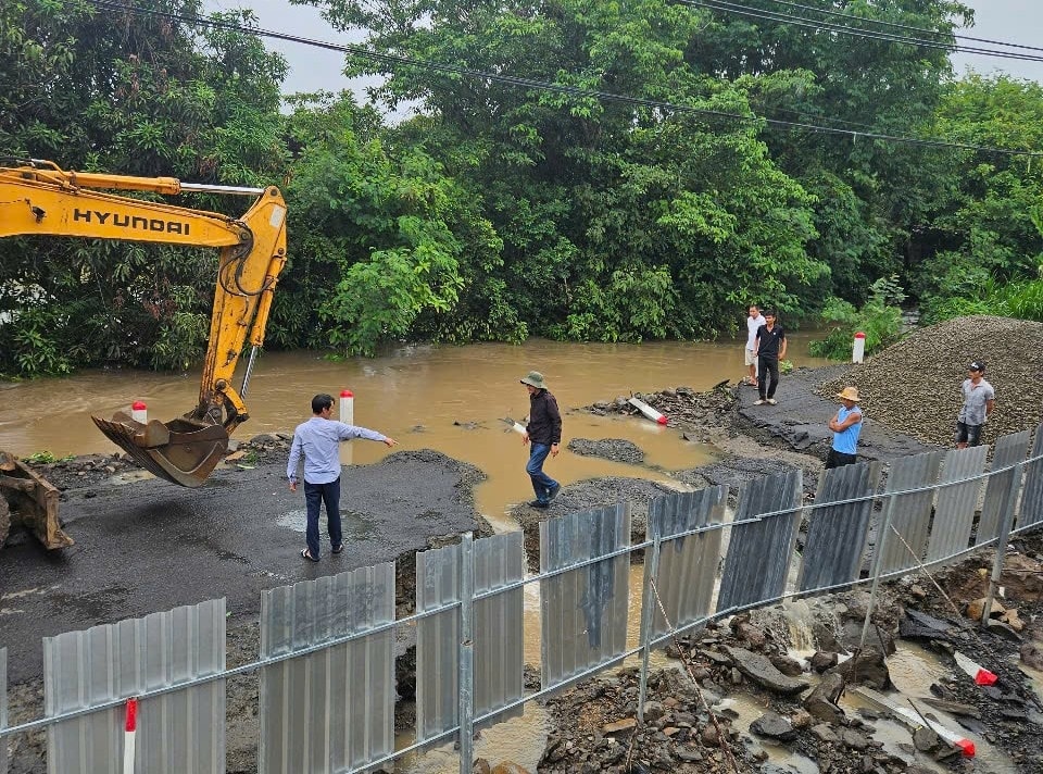 quốc lộ 25 qua gia lai bị chia cắt do lũ hình ảnh 1 quoc lo 25 qua gia lai bi chia cat do lu hinh anh 1