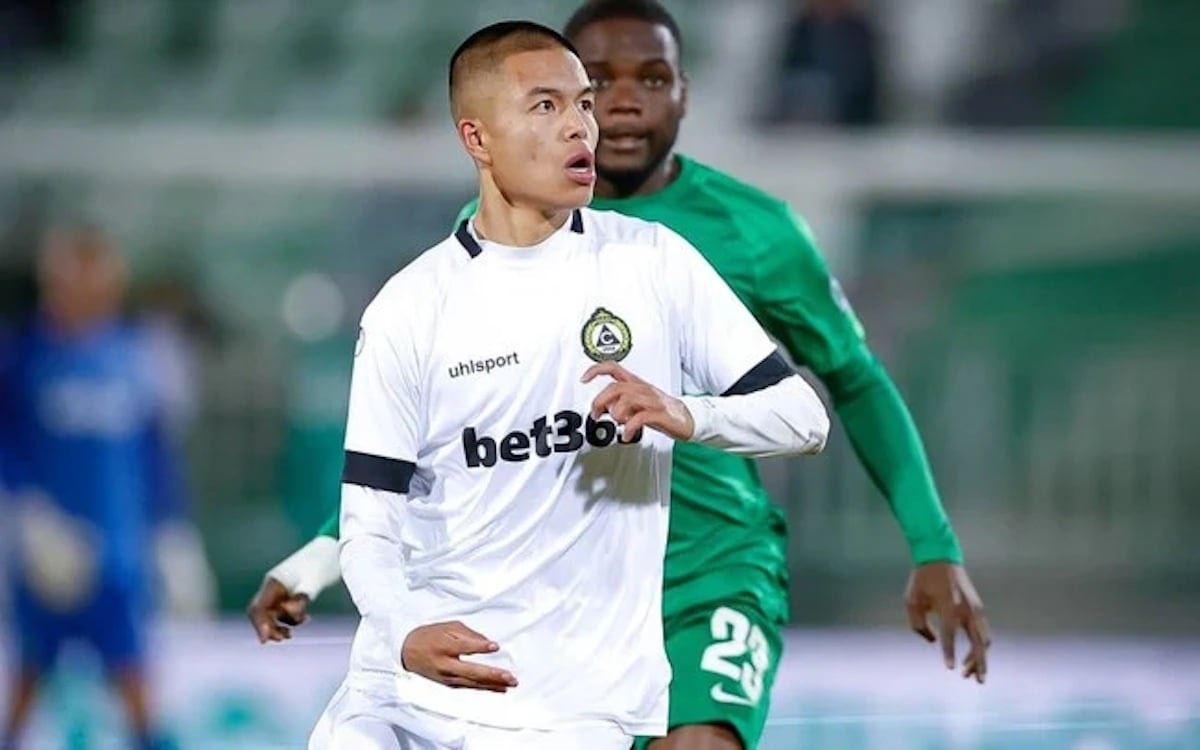 Chung Nguyen Do trong màu áo Slavia Sofia.