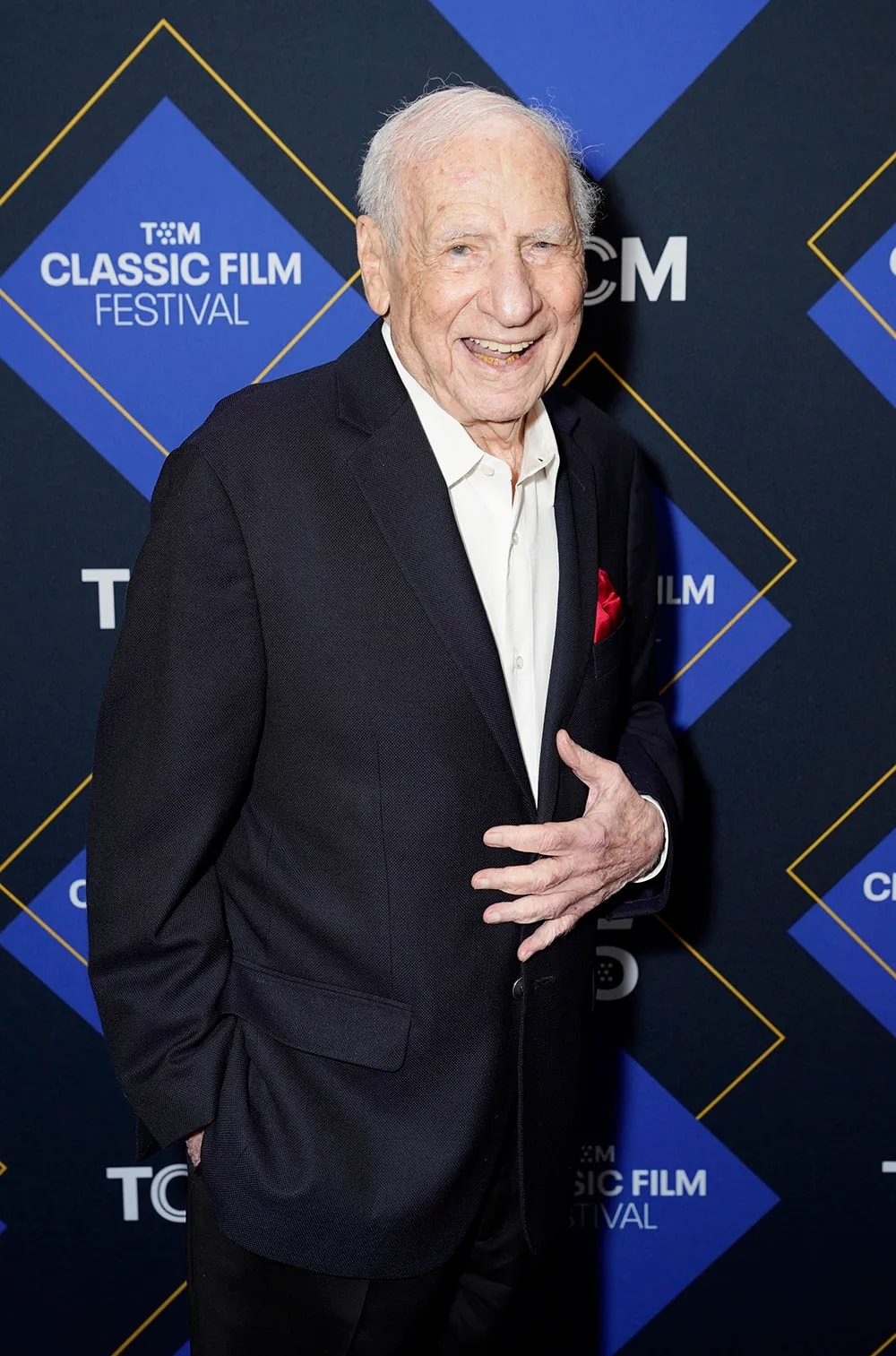 huyền thoại mel brooks 99 tuổi vẫn tham gia phần tiếp theo phim spaceballs hình ảnh 1 huyen thoai mel brooks 99 tuoi van tham gia phan tiep theo phim spaceballs hinh anh 1