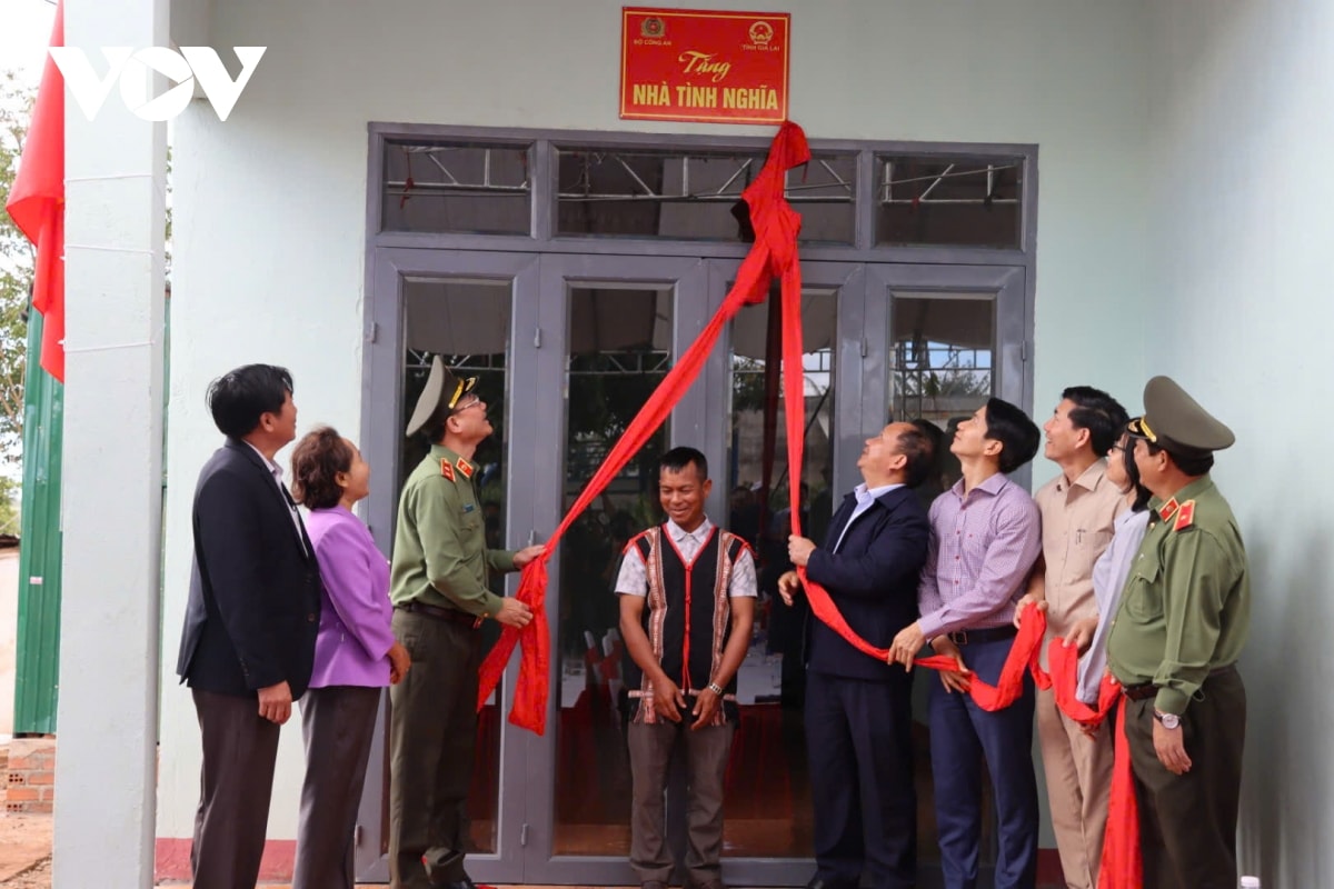 gia lai khởi công và hoàn thành 97 nhà tạm, nhà dột nát hình ảnh 2 gia lai khoi cong va hoan thanh 97 nha tam, nha dot nat hinh anh 2