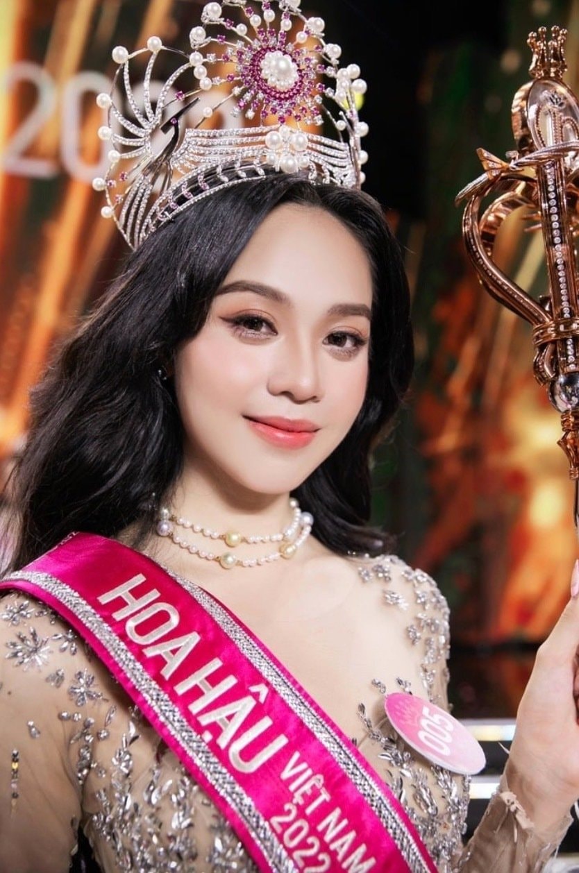 Thanh Thuỷ đăng quang Hoa hậu Việt Nam 2022.