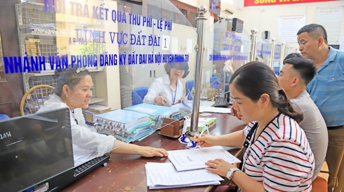 sáp nhập tỉnh, xã nhưng không để ách tắc công việc, cán bộ làm ngày làm đêm hình ảnh 2 sap nhap tinh, xa nhung khong de ach tac cong viec, can bo lam ngay lam dem hinh anh 2
