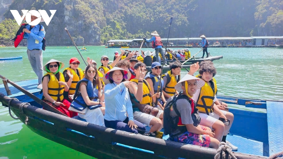 quảng ninh chuẩn bị đón khách du lịch từ các nước arab và trung Đông hình ảnh 1 quang ninh chuan bi don khach du lich tu cac nuoc arab va trung Dong hinh anh 1