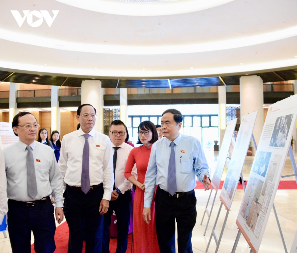 báo chí đưa quốc hội lại gần với cử tri hình ảnh 9 bao chi dua quoc hoi lai gan voi cu tri hinh anh 9