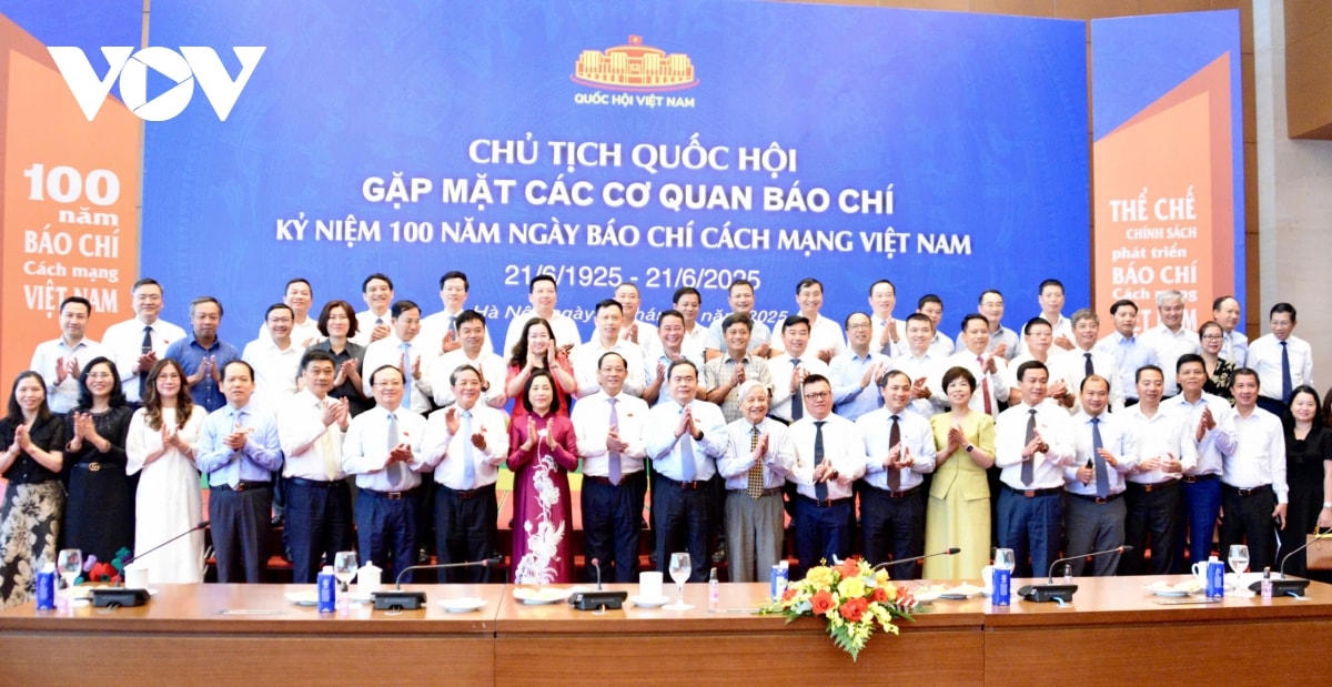 báo chí đưa quốc hội lại gần với cử tri hình ảnh 8 bao chi dua quoc hoi lai gan voi cu tri hinh anh 8