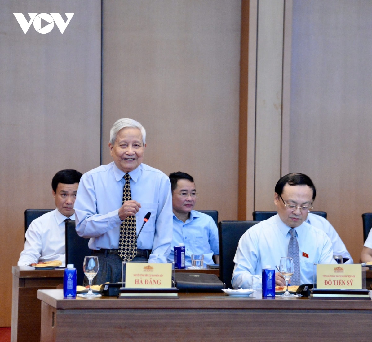 báo chí đưa quốc hội lại gần với cử tri hình ảnh 2 bao chi dua quoc hoi lai gan voi cu tri hinh anh 2