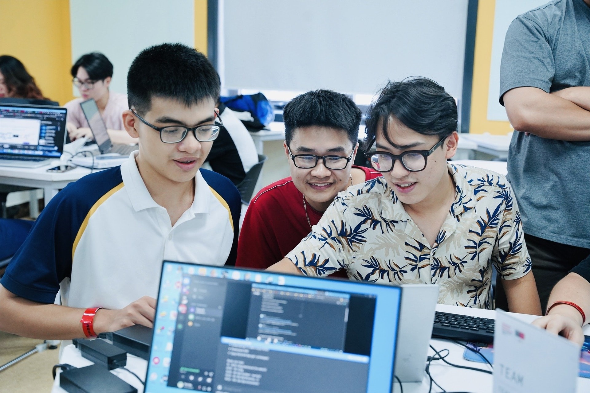Học phí ngành Công nghệ thông tin 2025, cao nhất 140,5 triệu đồng/năm học(Ảnh minh họa)