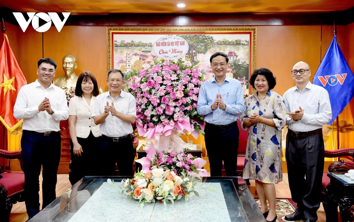nhieu bo, nganh, dia phuong chuc mung Dai tnvn nhan ngay bao chi cach mang viet nam hinh anh 8