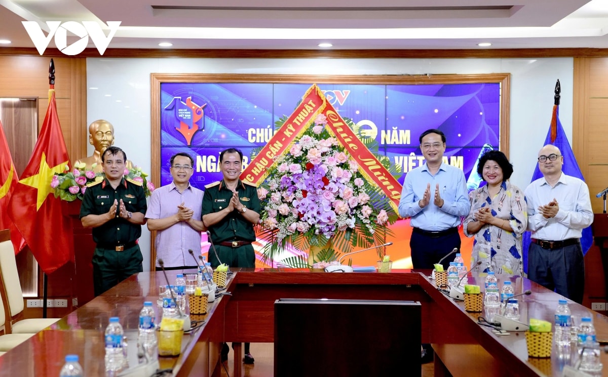 nhieu bo, nganh, dia phuong chuc mung Dai tnvn nhan ngay bao chi cach mang viet nam hinh anh 4
