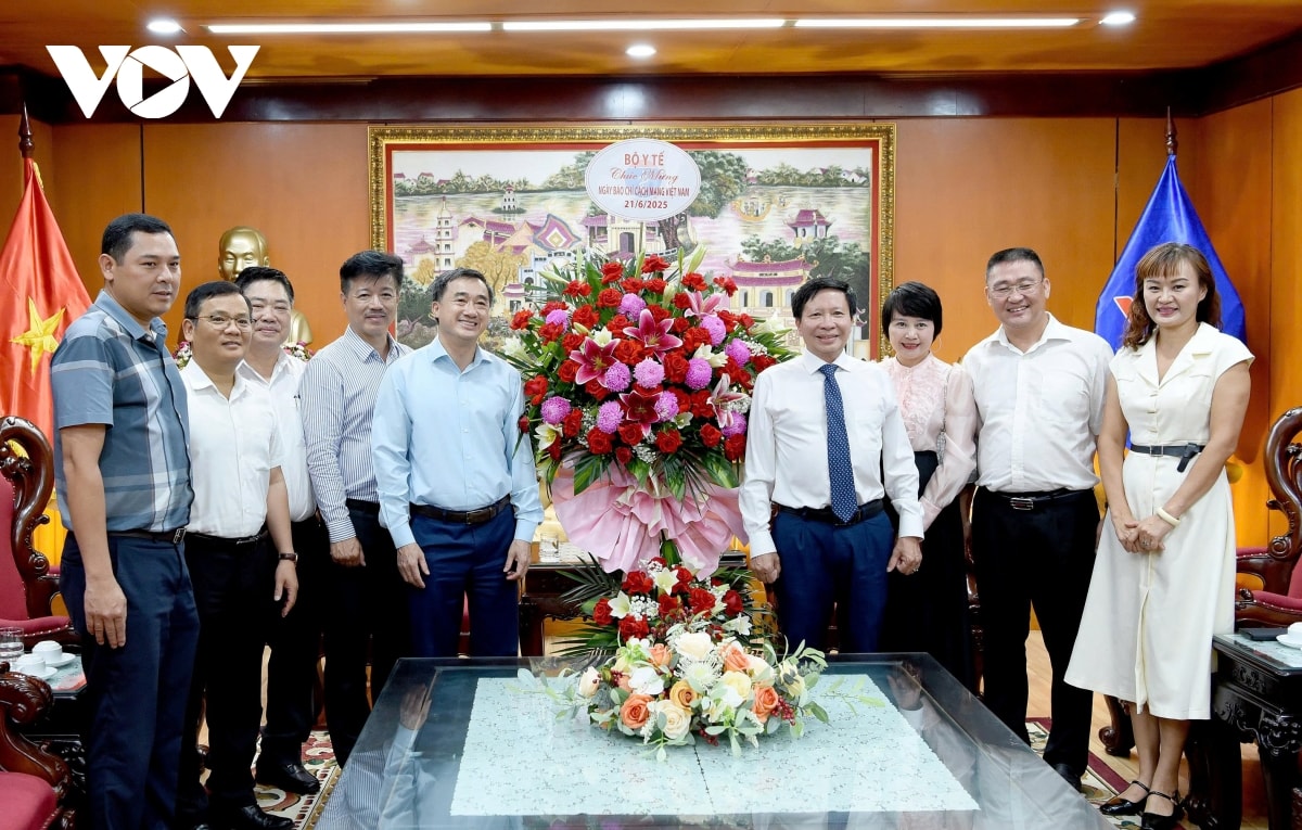 nhieu bo, nganh, dia phuong chuc mung Dai tnvn nhan ngay bao chi cach mang viet nam hinh anh 11