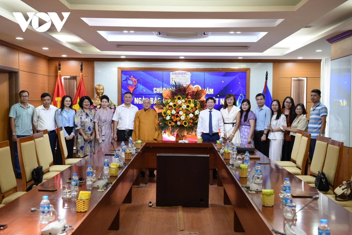 nhieu bo, nganh, dia phuong chuc mung Dai tnvn nhan ngay bao chi cach mang viet nam hinh anh 12