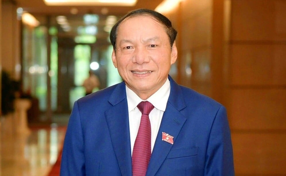 Bộ trưởng Nguyễn Văn Hùng.