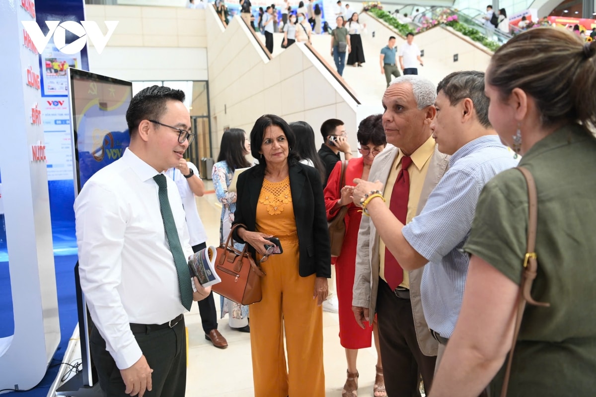 hoi bao toan quoc 2025 nhieu hoat dong soi noi tai gian trung bay cua vov hinh anh 15