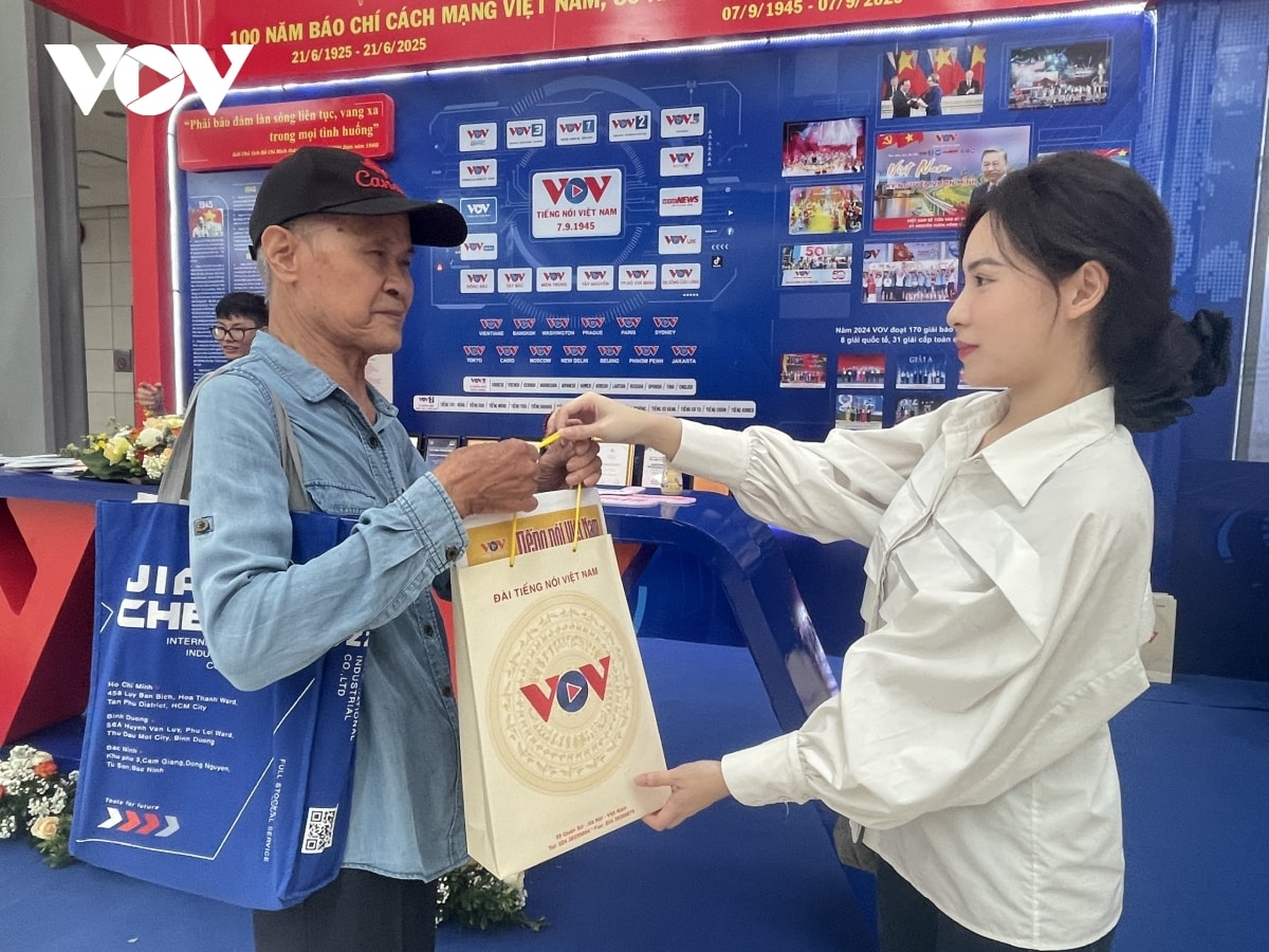 hoi bao toan quoc 2025 nhieu hoat dong soi noi tai gian trung bay cua vov hinh anh 3