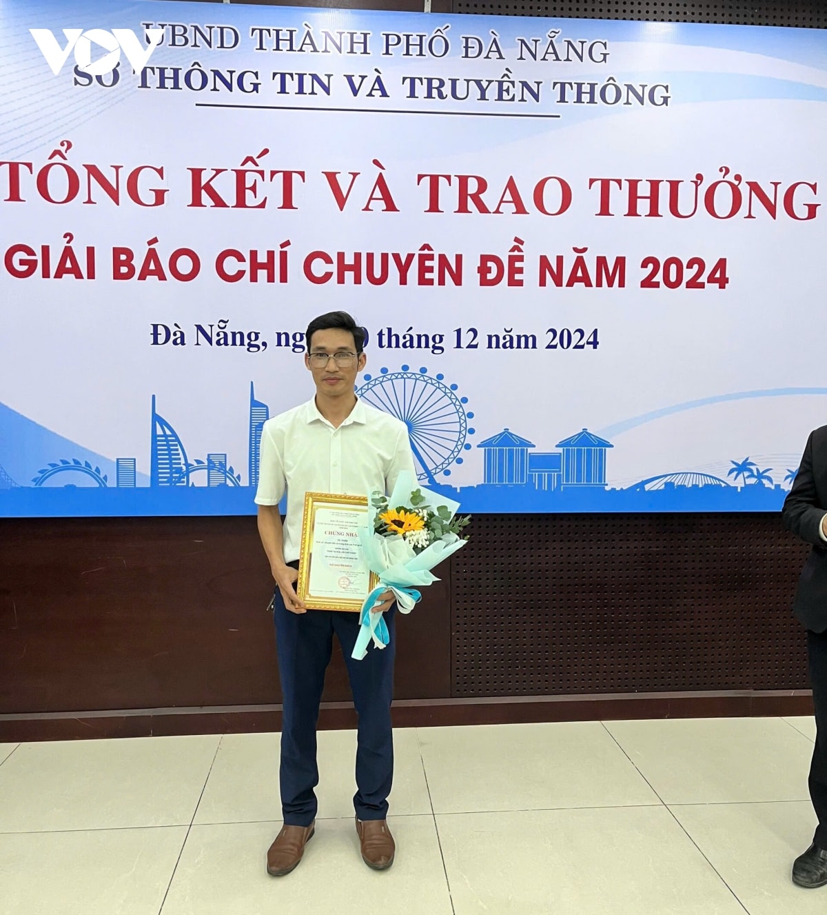 kỷ niệm 100 ngày báo chí cách mạng việt nam một tình yêu với sự thật hình ảnh 1 ky niem 100 ngay bao chi cach mang viet nam mot tinh yeu voi su that hinh anh 1
