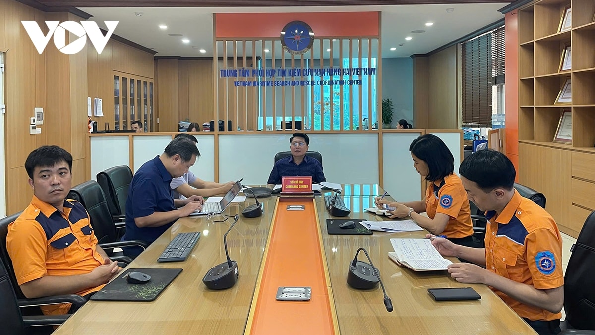kịp thời huy động tàu nước ngoài cứu sống 11 ngư dân tàu cá quảng ninh bị chìm trên biển hình ảnh 2 kip thoi huy dong tau nuoc ngoai cuu song 11 ngu dan tau ca quang ninh bi chim tren bien hinh anh 2