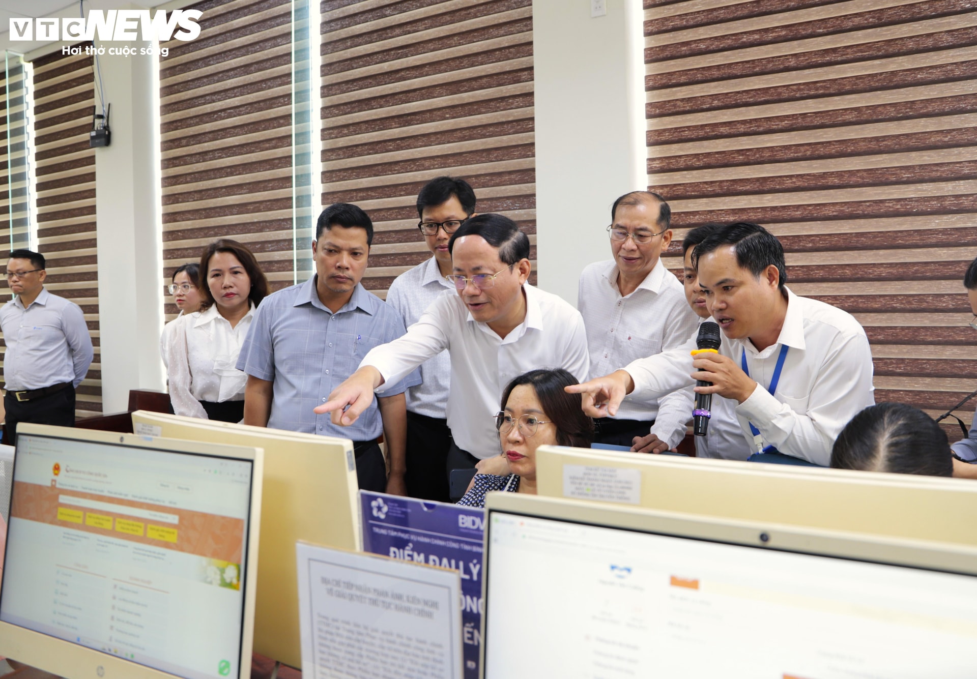 Ông Phạm Anh Tuấn, Chủ tịch UBND tỉnh Bình Định chỉ đạo vận hành hệ thống chính quyền 2 cấp tại Bình Định.
