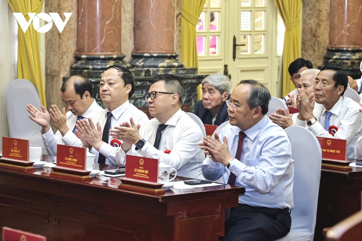 chủ tịch nước lương cường gặp mặt, tuyên dương người làm báo tiêu biểu hình ảnh 4 chu tich nuoc luong cuong gap mat, tuyen duong nguoi lam bao tieu bieu hinh anh 4