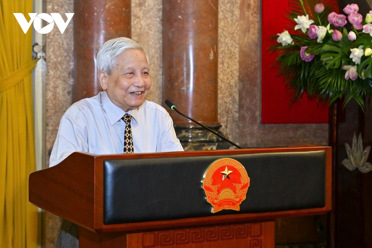 chủ tịch nước lương cường gặp mặt, tuyên dương người làm báo tiêu biểu hình ảnh 2 chu tich nuoc luong cuong gap mat, tuyen duong nguoi lam bao tieu bieu hinh anh 2