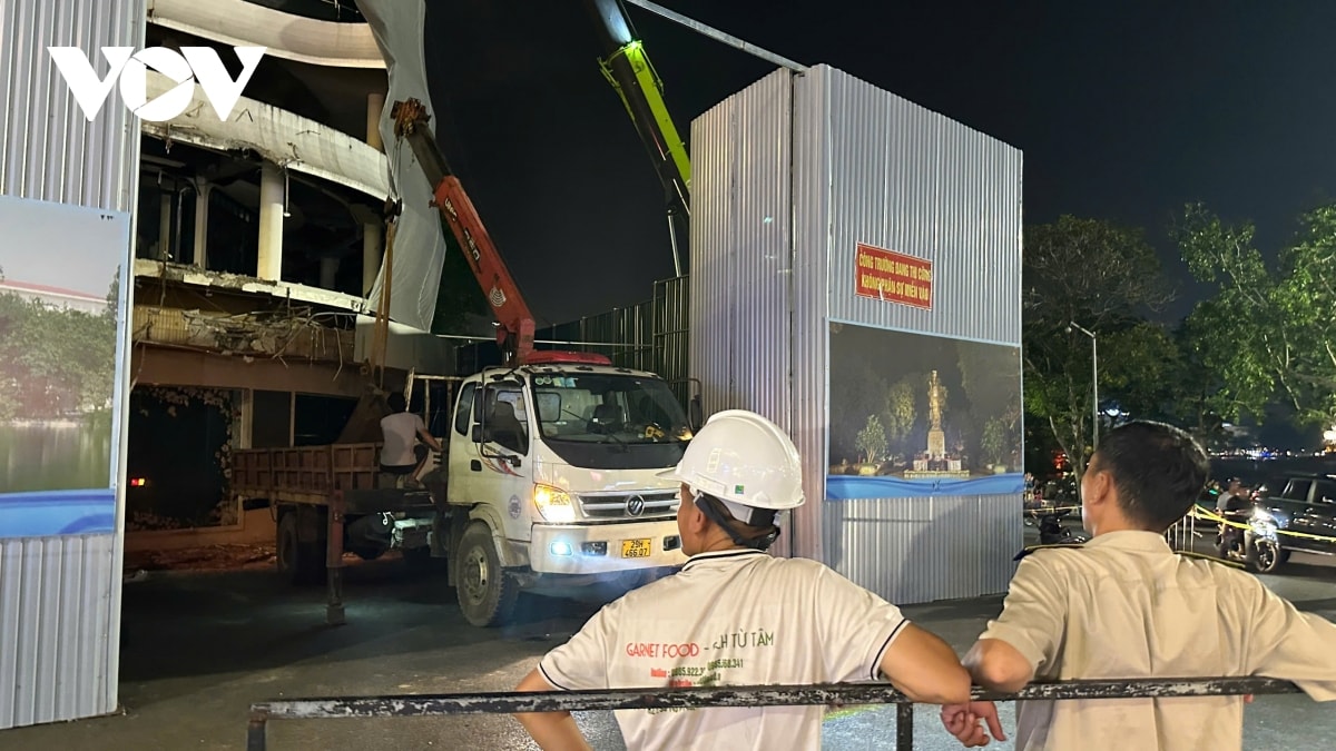 ha noi bat dau pha do toa nha ham ca map ben ho guom hinh anh 14