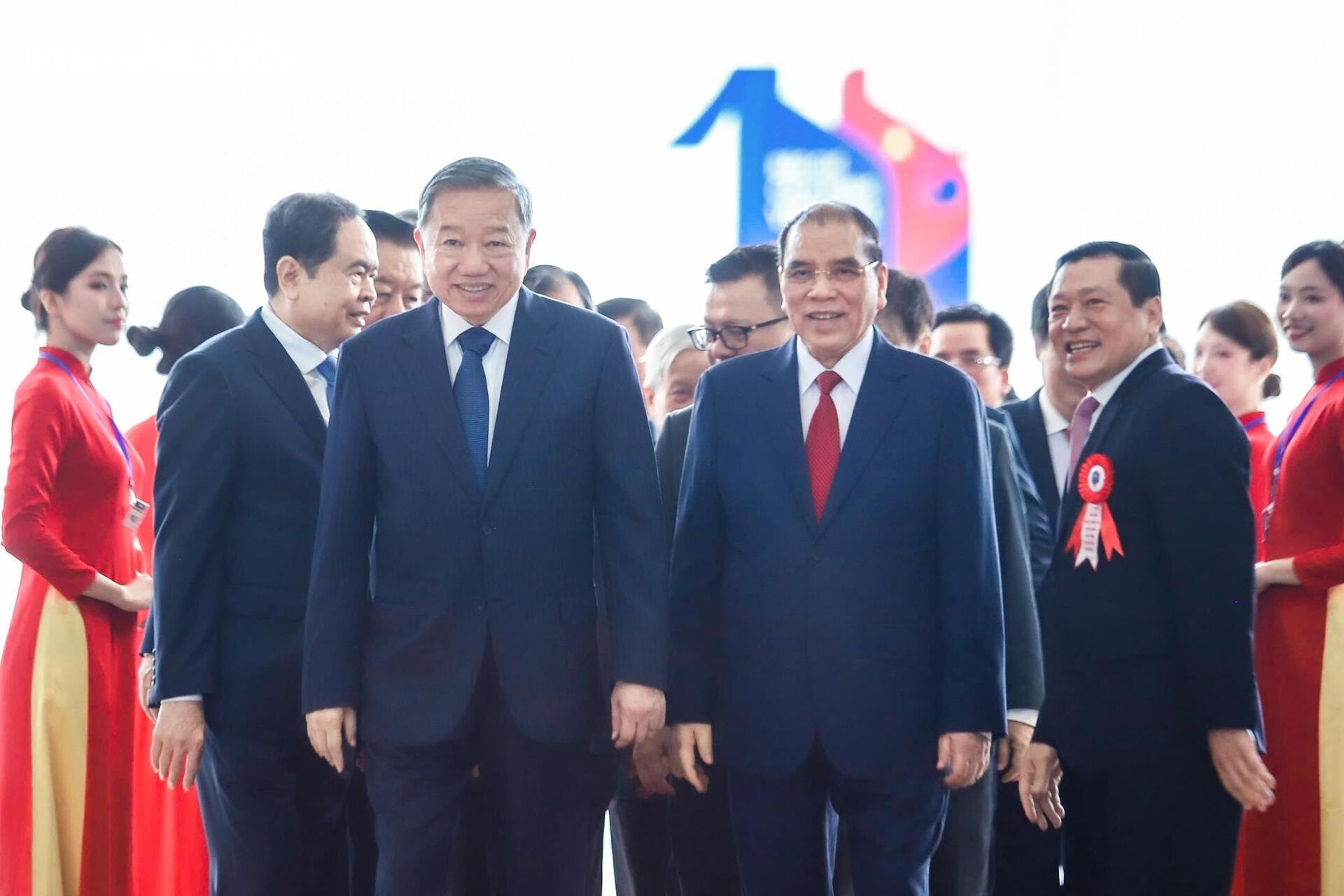 Tổng Bí thư, Thủ tướng, Chủ tịch Quốc hội tham quan Hội Báo toàn quốc 2025 - 2
